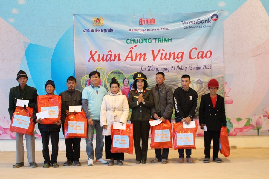 Chuyên đề An ninh Hải Phòng đem xuân ấm đến với đồng bào huyện Điện Biên Đông, tỉnh Điện Biên